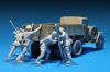 Picture of 1/35 Pushing Soviet Soldiers - MiniArt 35137