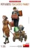 Picture of 1/35 Refugees. Teachers Family - MiniArt 38086