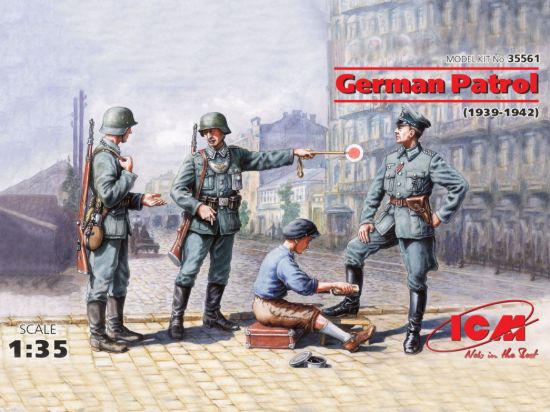 Picture of 1/35 German Patrol (1939-1942) (4 figures - 1 officer, 2 soldiers, 1 civilian) - ICM 35561