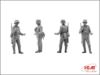 Picture of 1/35 German Patrol (1939-1942) (4 figures - 1 officer, 2 soldiers, 1 civilian) - ICM 35561