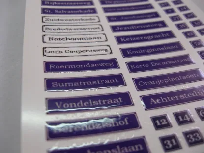 Picture of 1/35 Enamel Street Signs – The Netherlands Set - Reality in Scale 35045