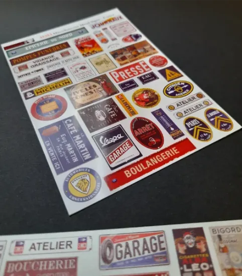 Picture of 1/35 Miscellaneous Metal Signs – France with Metallic Bonus Sheet – 10×14cm - Reality in Scale 35283